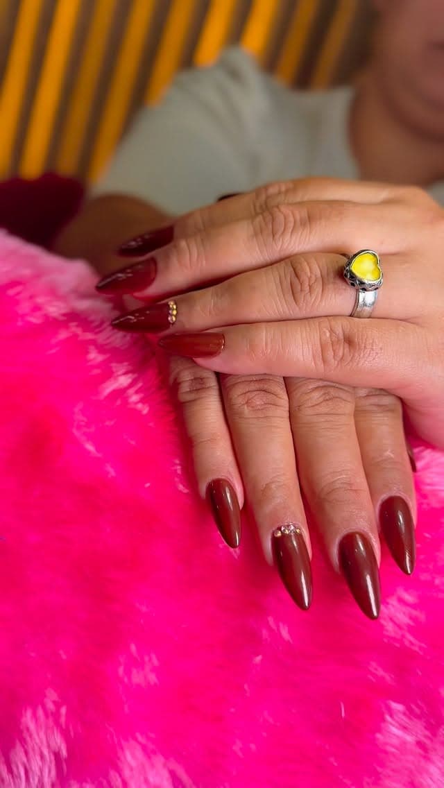 Resultado de sesión combinada de uñas y spa en Dolls Coiffure San Lorenzo